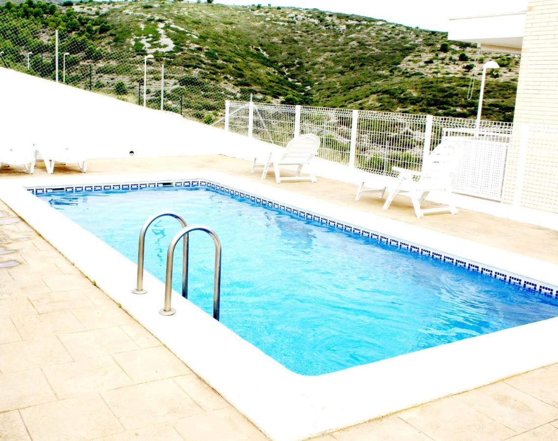 Adosado con fantásticas vistas al mar y piscina. Peníscola Exterior foto